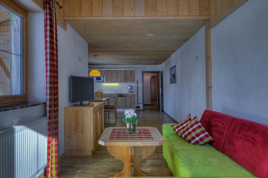 Ferien-Schloessle Michaela Apartman Riezlern Szoba fotó